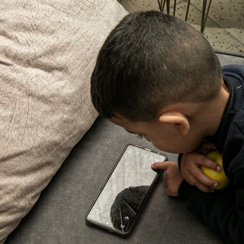 Despite his hearing disability, Bassel strives to live a normal life. According to UNFPA, out of the four million refugees in Türkiye, 450,000 live with disabilities.