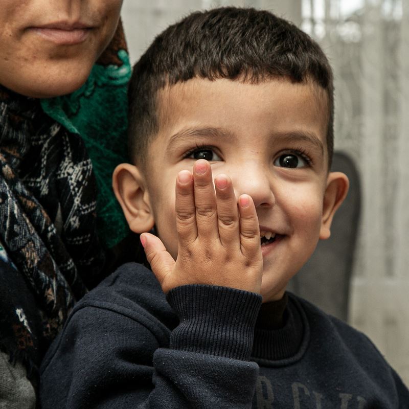 Bassel, a child refugee from Syria, was born with a hearing impairment and a dislocated heart. The deteriorating health situation in Syria has forced many, including Bassel, to flee to Türkiye in search of medical care.